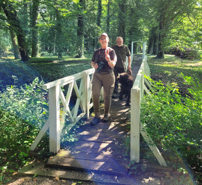 Übergang in den Park des Gutshofes
